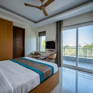 The Palms I Near Medanta Medicity I Sec-38 Hotel
